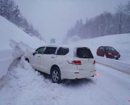 冬道での事故状況の写真1